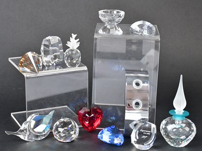 Lot 245 - SWAROVSKI; a mixed lot of crystal items, to...