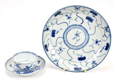 Lot 1645 - CA MAU BINN THUAN; a Chinese blue and white...