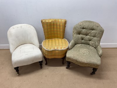 Lot 665 - A Victorian button back nursing chair, height...