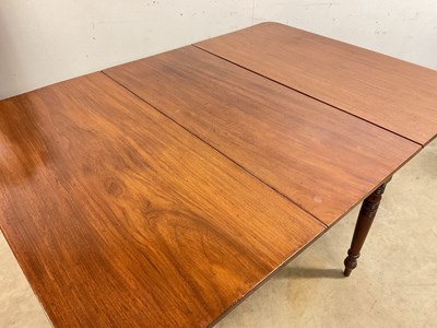 Lot 802 - A late 19th/early 20th century drop-leaf...
