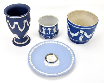 Lot 1328 - WEDGWOOD; a 2000 Millennium plate with 925...