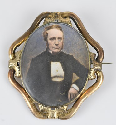 Lot 149 - A good large 19th century mourning brooch, the...