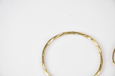 Lot 37 - A selection of yellow metal jewellery, testing...