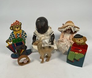 Lot 86 - A group of vintage toys, to include a Steiff...