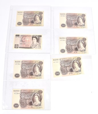 Lot 618 - THE BANK OF ENGLAND; a collection of six £10...