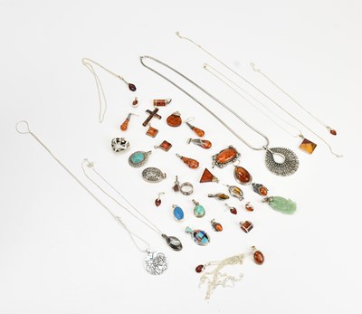 Lot 611 - A collection of sterling silver mounted...