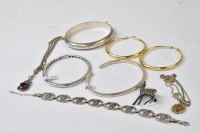 Lot 991 - A mixed lot of silver jewellery, comprising a...