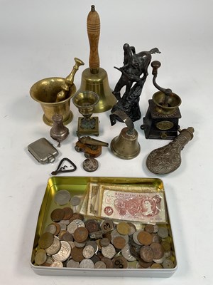 Lot 127 - A quantity of assorted metalware comprising...