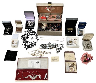 Lot 1568 - A quantity of assorted 925 silver, white metal,...