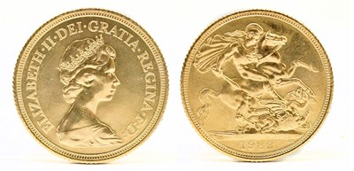 Lot 1431 - An Elizabeth II full sovereign, 1982.