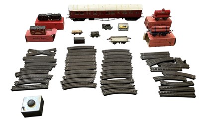 Lot 726 - A quantity of assorted model railway, track...