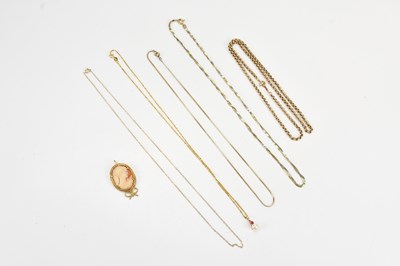 Lot 5 - A selection of 9ct gold jewellery including a...