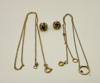 Lot 482 - A 9ct yellow gold fine dainty link necklace,...