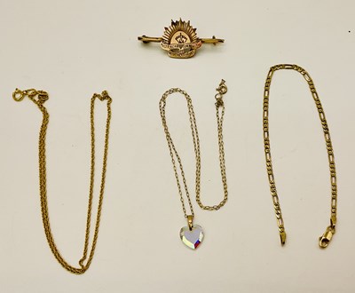Lot 462 - A 9ct yellow gold fine dainty rope twist...