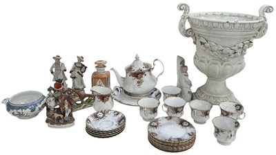 Lot 778 - A quantity of assorted sundry ceramics,...