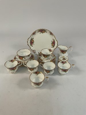 Lot 165 - ROYAL ALBERT; a tea service in 'Old Country...
