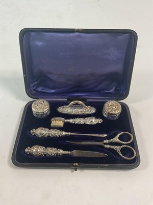 Lot 553 - LEVI & SALAMAN; a cased Edwardian hallmarked...