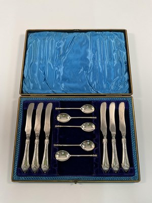 Lot 552 - Five Edward VII hallmarked silver teaspoons,...