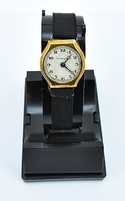 Lot 856 - ELKINGTON; a lady's 18ct yellow gold cased...