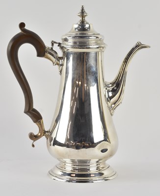 Lot 1115 - SPINK & SON; an Elizabeth II hallmarked silver...