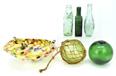Lot 185 - Various items of glassware including a spatter...