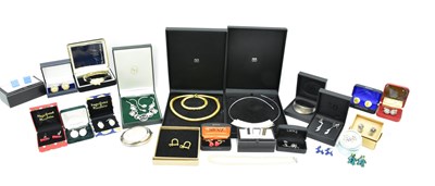 Lot 839 - Various items of costume jewellery including a...
