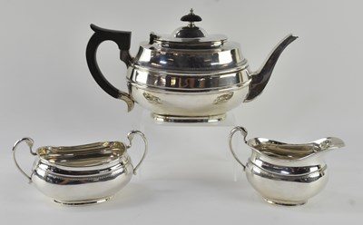 Lot 1103 - SYDNEY HALL & CO; a George V hallmarked silver...