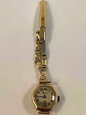 Lot 515 - CERTINA; a 9ct lady's yellow gold cased...