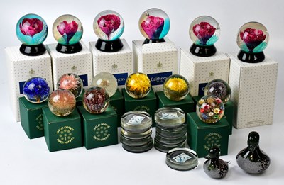 Lot 227 - A Collection of paperweights, to include Hafod...