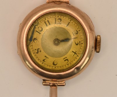 Lot 1800 - A vintage lady's 9ct yellow gold cased...