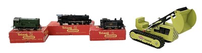 Lot 725 - TRI-ANG RAILWAYS; three boxed OO gauge...