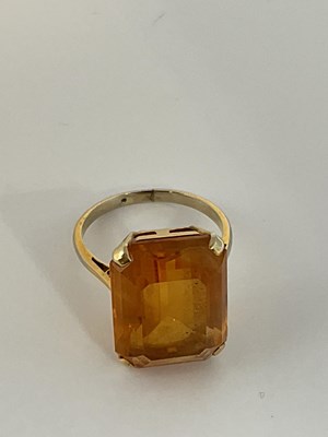Lot 578 - A 9ct yellow gold citrine dress ring, size M,...