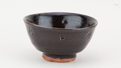 Lot 293 - JIM MALONE (born 1946); a stoneware chawan...