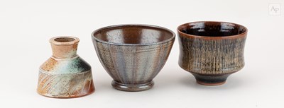 Lot 278 - JANE HAMLYN (born 1940); a salt glazed bowl,...