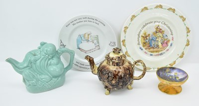 Lot 137 - Various collectibles including an 18th century...