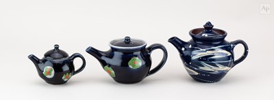 Lot 212 - ELIZABETH GALE; a graduated trio of small...