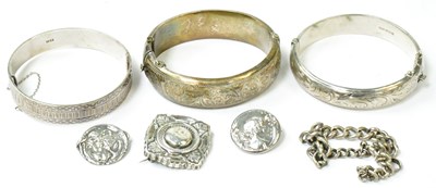 Lot 833 - A mixed lot of hallmarked silver jewellery,...
