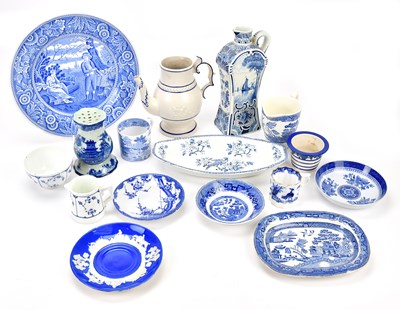 Lot 1333 - A collection of blue and white ceramics,...