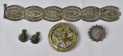 Lot 823 - A Victorian1889 sixpence in a hallmarked...
