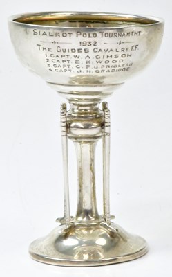 Lot 684 - SYNYER & BEDDOES; a George V hallmarked silver...