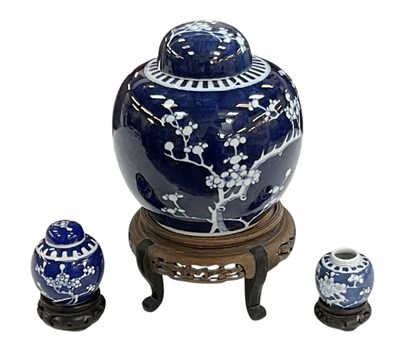 Lot 1025 - An early 20th century Chinese blue and white...