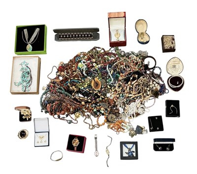 Lot 1561 - A large quantity of assorted costume jewellery...