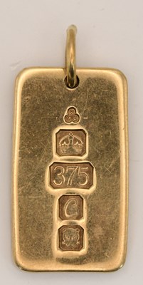 Lot 1458 - An Elizabeth II 9ct yellow gold rectangular...