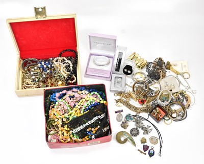 Lot 600 - A collection of costume jewellery including...