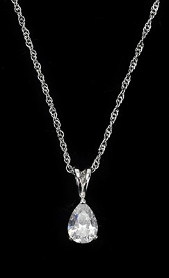 Lot 582 - A 9ct white gold chain with pendant, approx 1.6g.