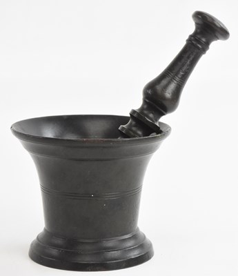 Lot 468 - A bronze pedestal and mortar, height 10cm.