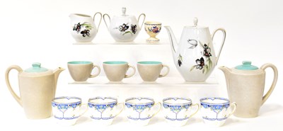 Lot 160 - A mixed lot of tea ware, to include Royal...