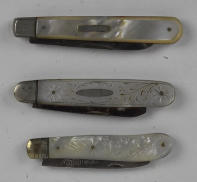 Lot 1224 - GEORGE UNITE; a Victorian hallmarked silver...