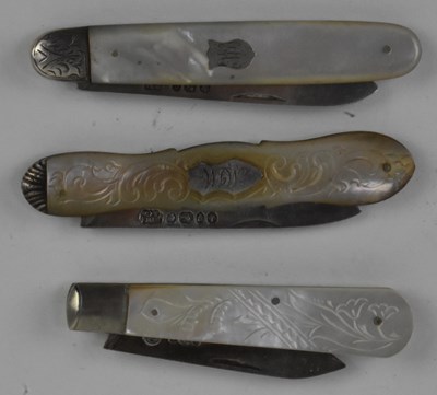Lot 1229 - FRANCIS HOWARD LTD; a George V hallmarked...