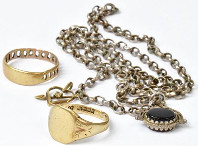 Lot 826 - Two 9ct gold rings comprising a signet ring...
